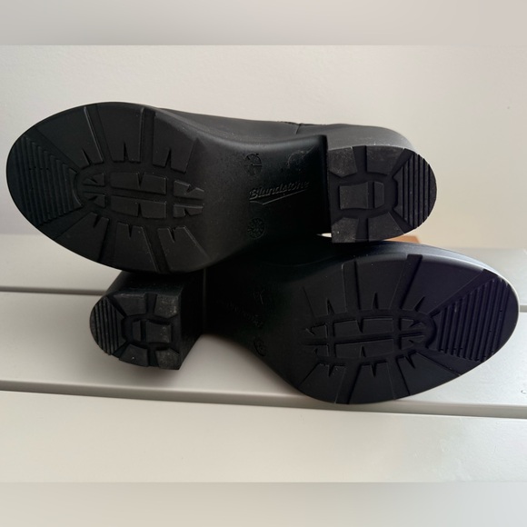 Blundstone Black Leather Block-Heel Boots - Picture 6 of 8